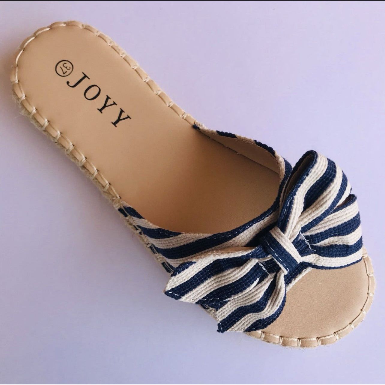 Martha’s Bow slides true to size