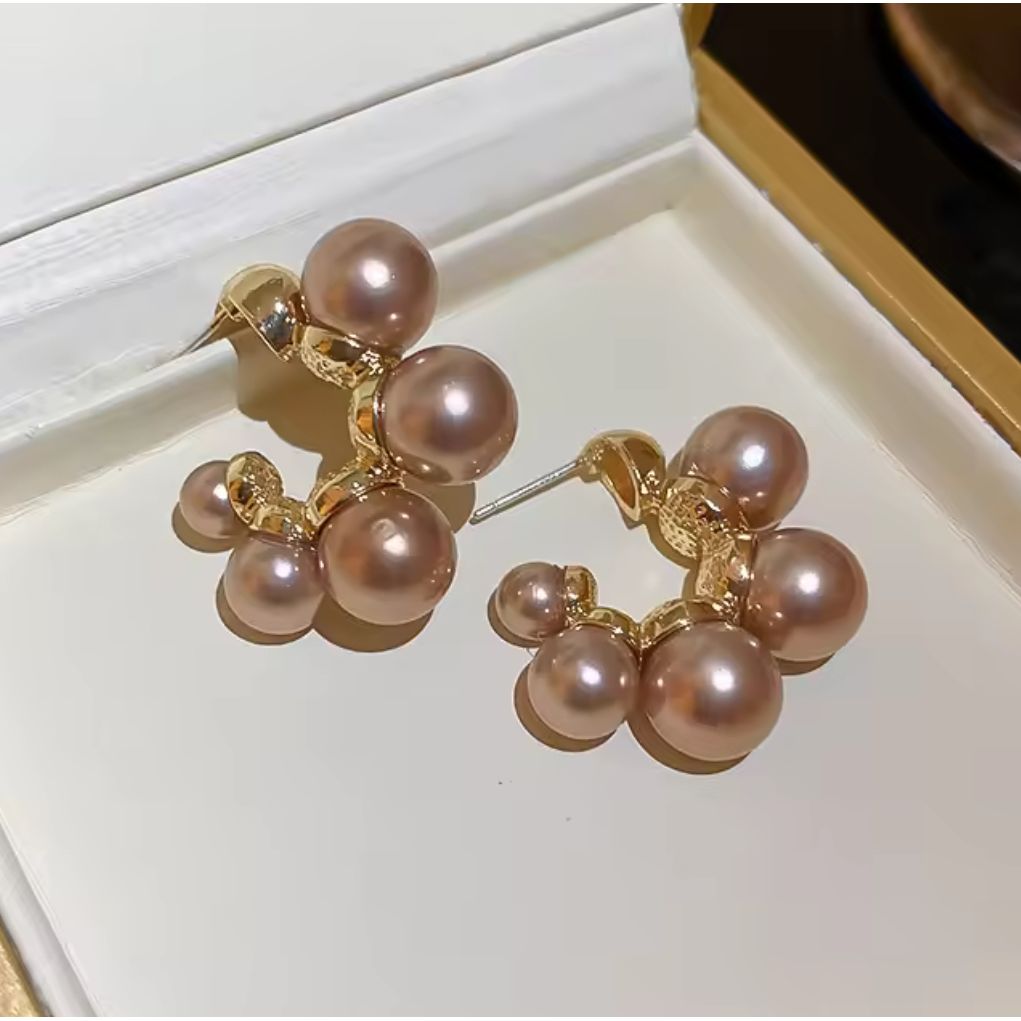Martha’s Pearl Hoops