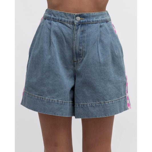 star shorts front
