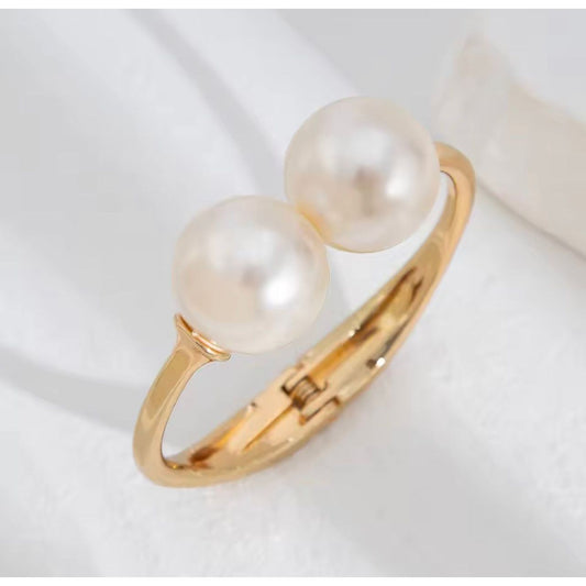 Pearl Embrace Bangle