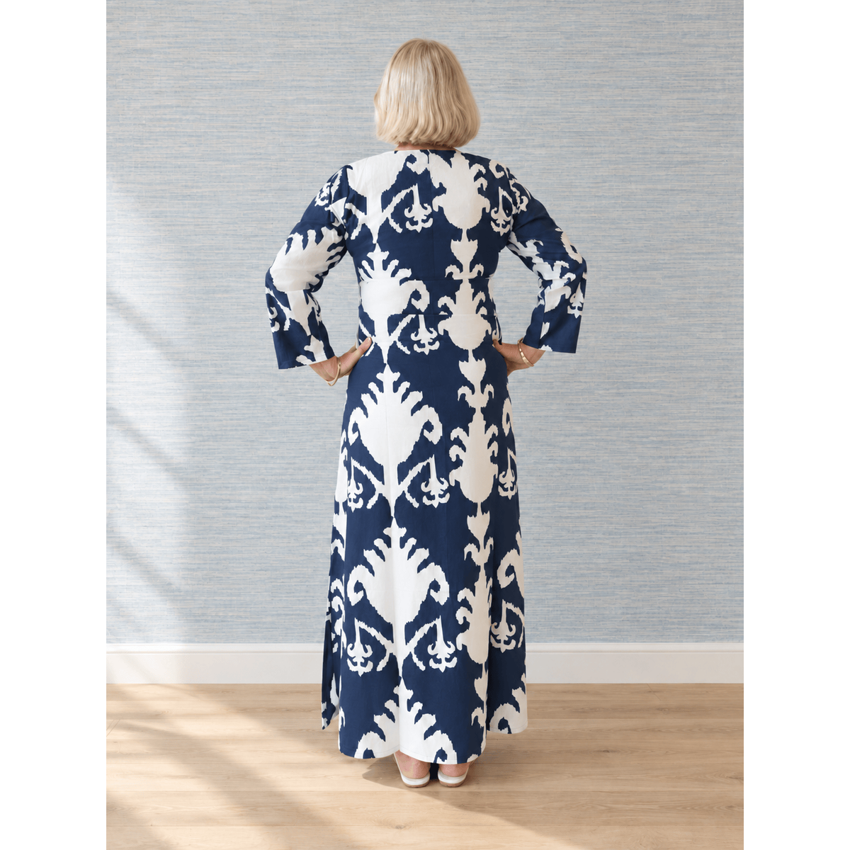 Mrs Dellacorte Navy Long Back