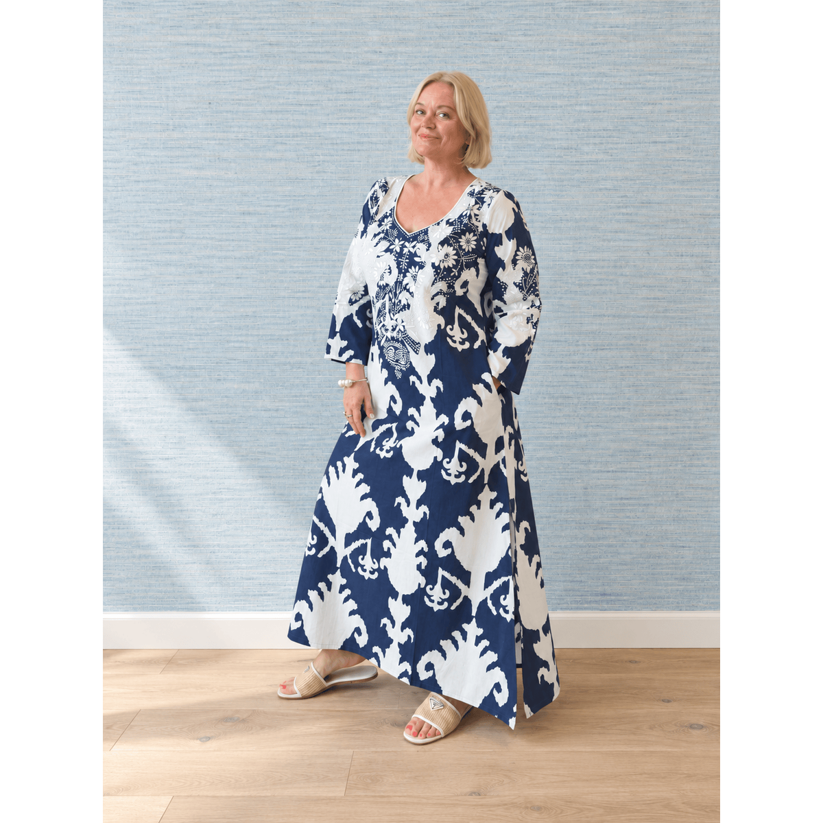 Mrs Dellacorte Navy Long Side