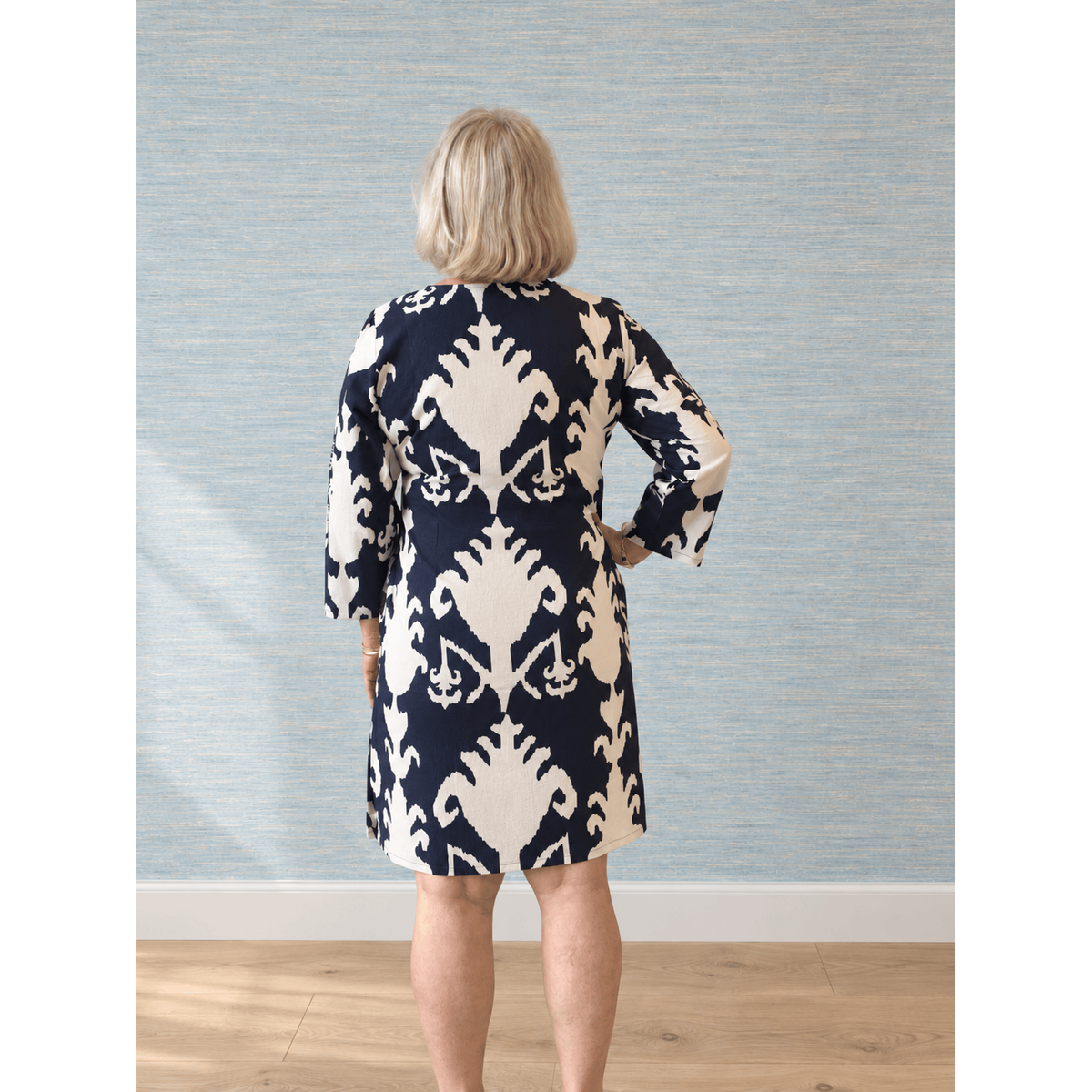 Mrs Dellacorte  Navy Short Back