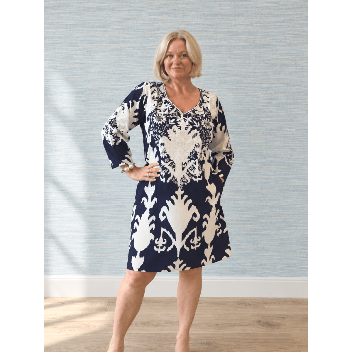 Mrs Dellacorte  Navy Short front